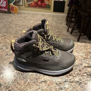 NWOT THE NORTH FACE Boy's Green Yellow Fastpack Hiker Hiking Boots NF0A7W5V US 4